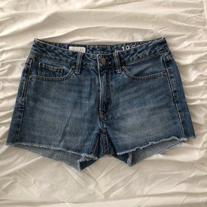 GAP Size 24  Slim Cut-Offs Denim Shorts